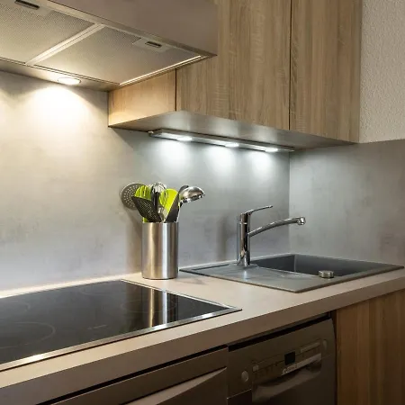 Proche Pistes Et Commerces Avec Garage - Fr-1-304-254 Apartmán *